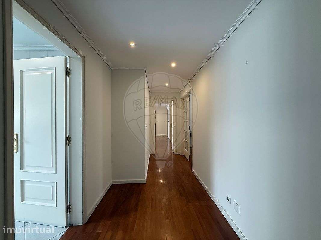 Apartamento T4 para arrendamento - Grande imagem: 3/31