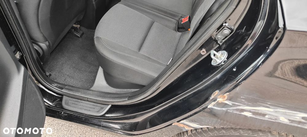 Hyundai i30 blue Kombi 1.4 Style - 30