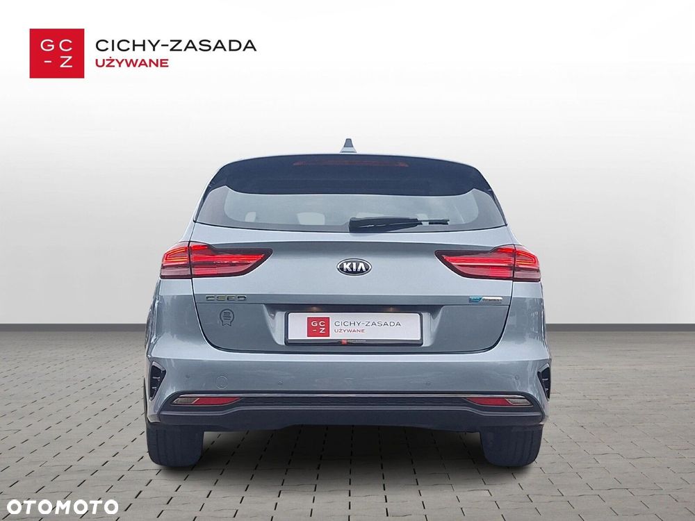 Kia Ceed - 4