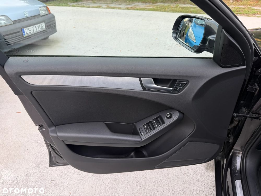 Audi A4 Avant 2.0 TDI DPF quattro Ambiente - 35