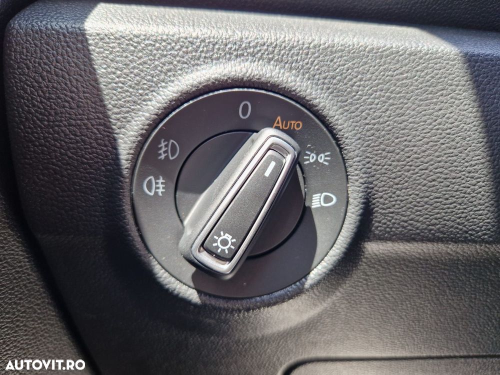 Volkswagen T-Roc - 16