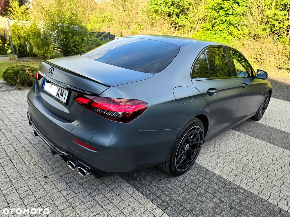 Mercedes-Benz Klasa E 300 de AMG - 5