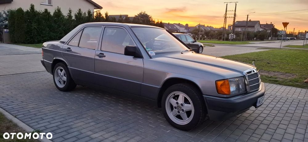 Mercedes-Benz W201 (190) - 6