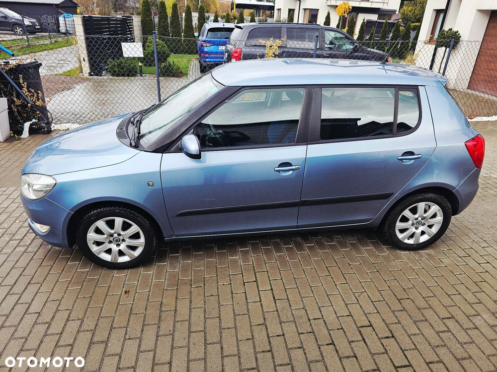 Skoda Fabia 2011 photo 4