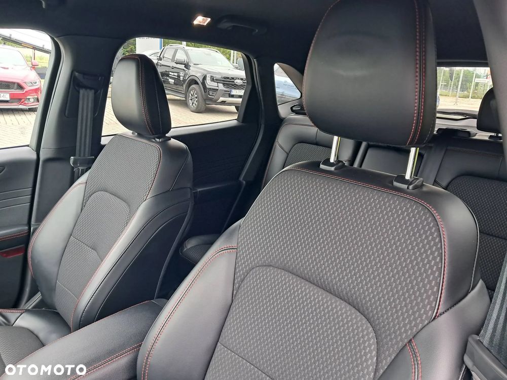 Ford Escape 2.0 EcoBoost AWD Titanium - 17