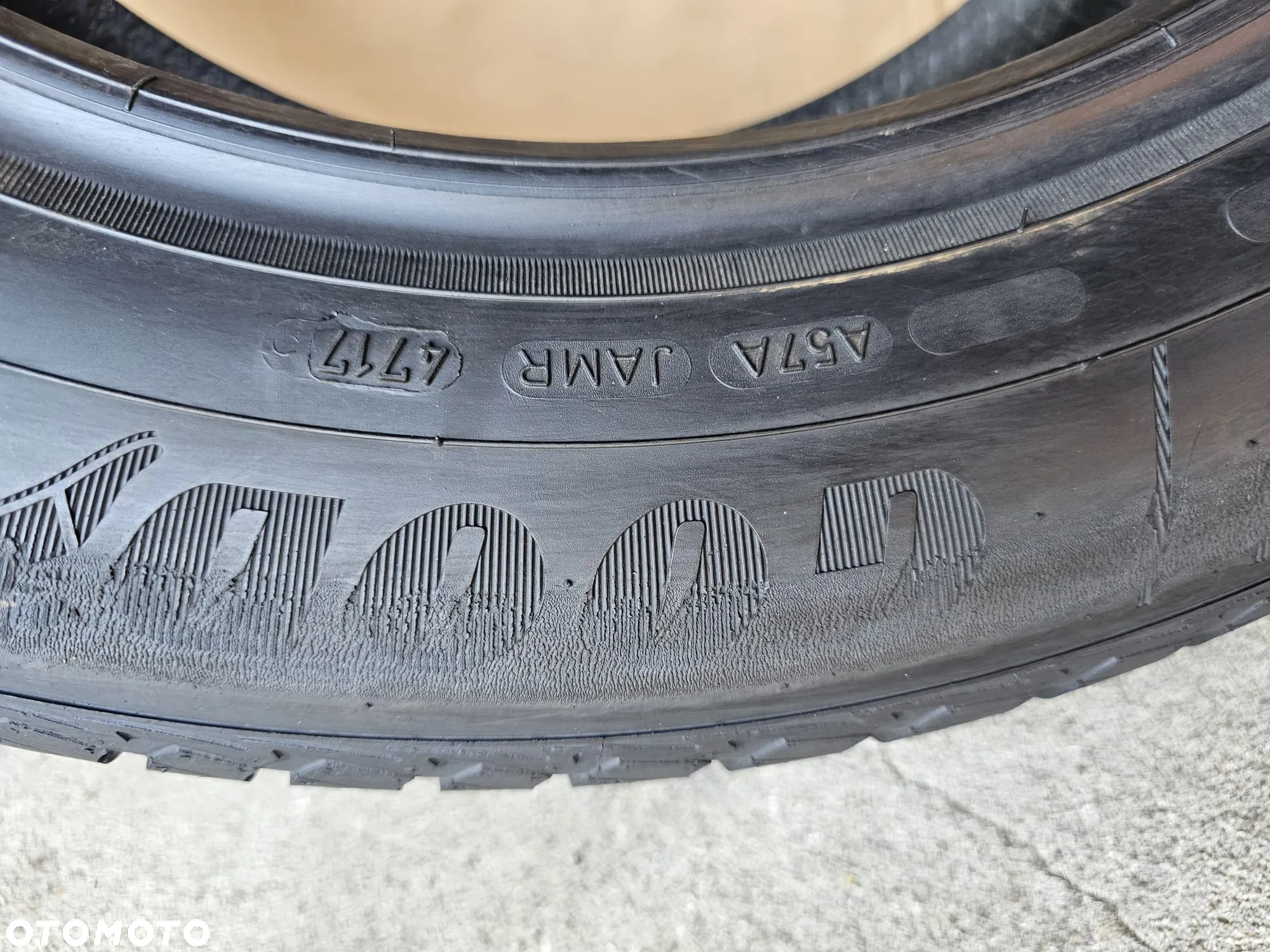 (O127) 235/55R17 103V 7,7mm 17r XL / GoodYear Vector 4Seasons - 5