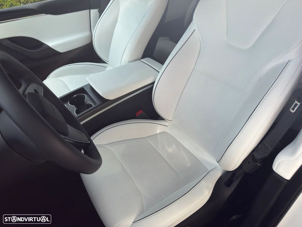Tesla Model X Plaid AWD - 20