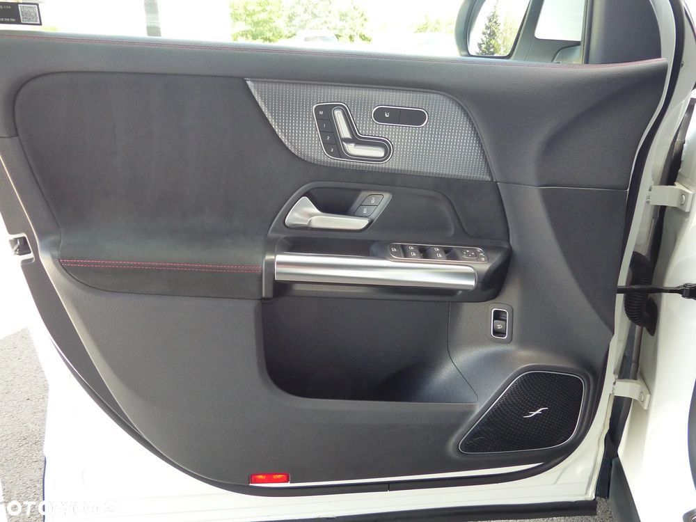 Mercedes-Benz EQA 250 66.5kWh AMG Line - 16