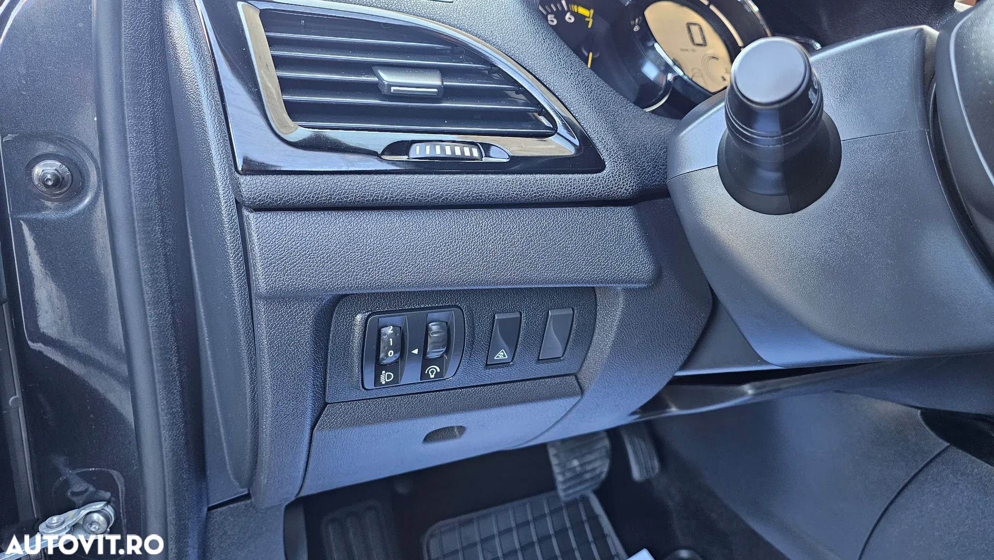 Renault Megane ENERGY TCe 130 EDC BOSE EDITION - 21