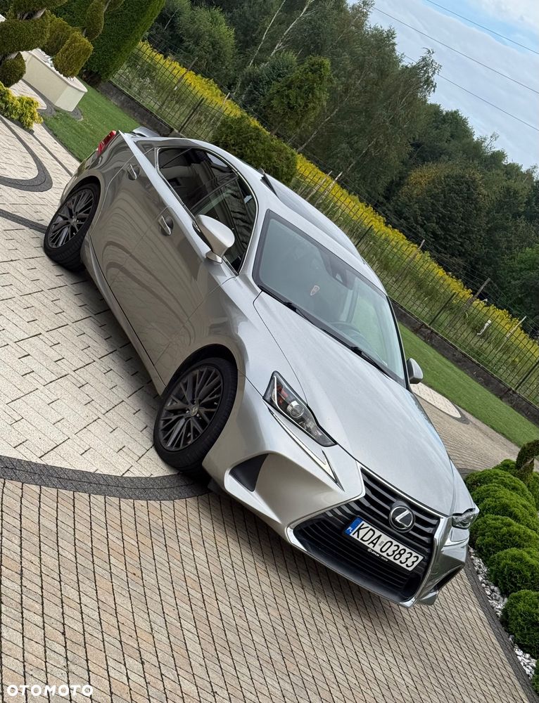 Lexus IS - 1
