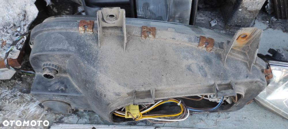 Lampa Przednia Prawa Mercedes Atego I EU !! - 2