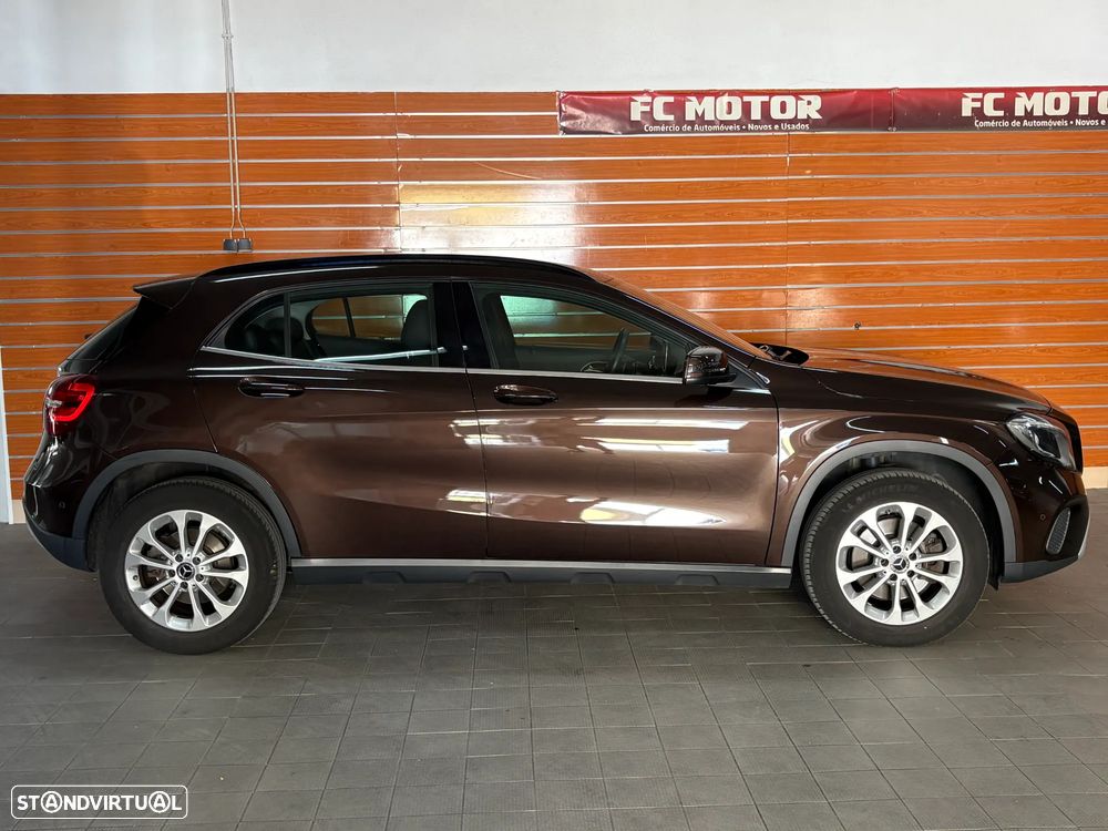 Mercedes-Benz GLA 220 4Matic 7G-DCT - 4