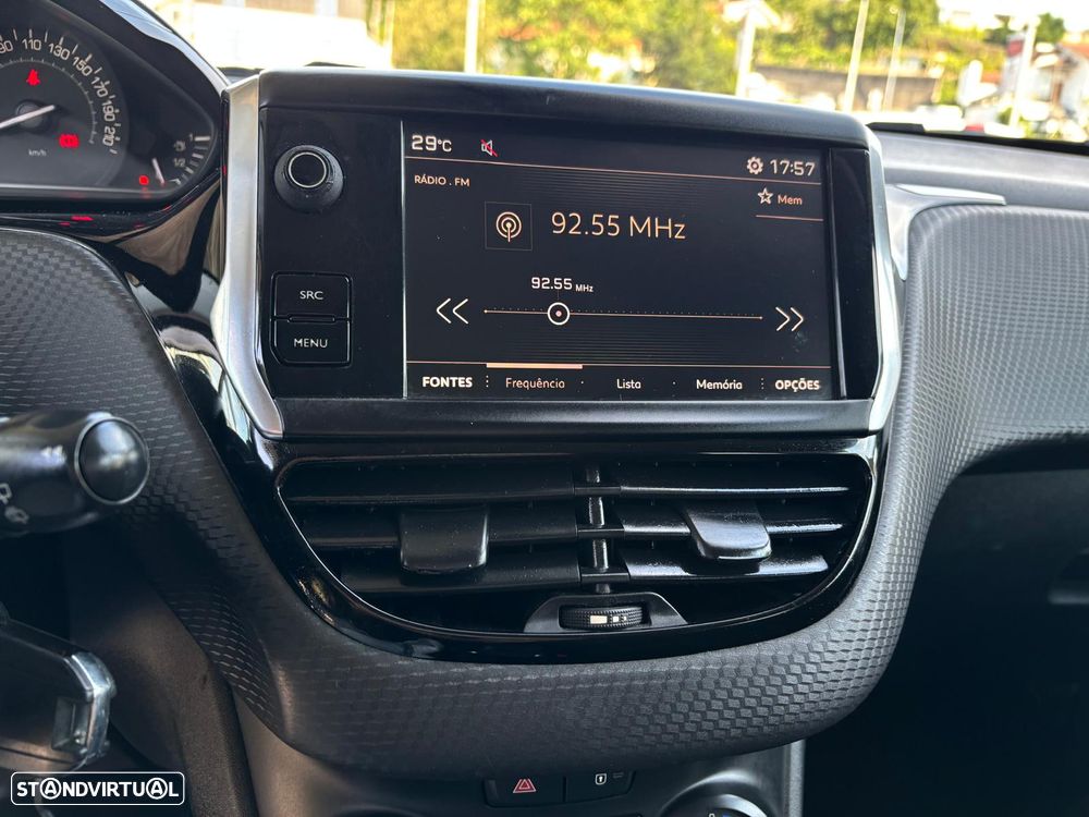 Peugeot 2008 1.2 PureTech Style - 13
