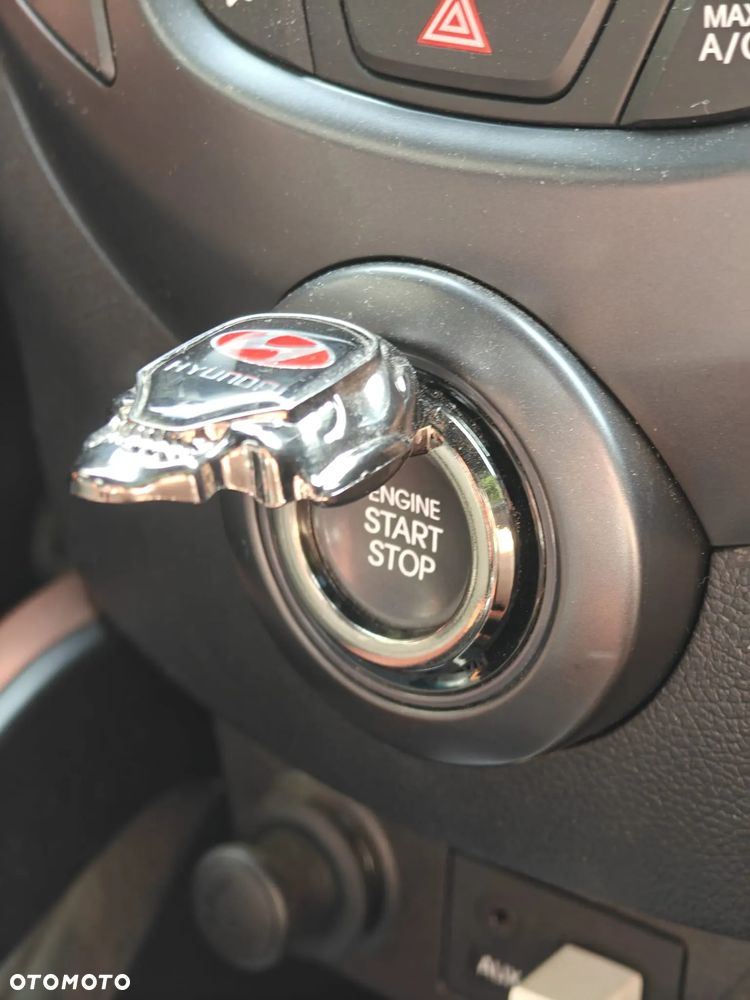 Hyundai Veloster - 18
