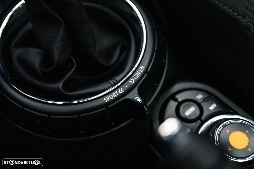 MINI 5 Portas Cooper D Auto - 44