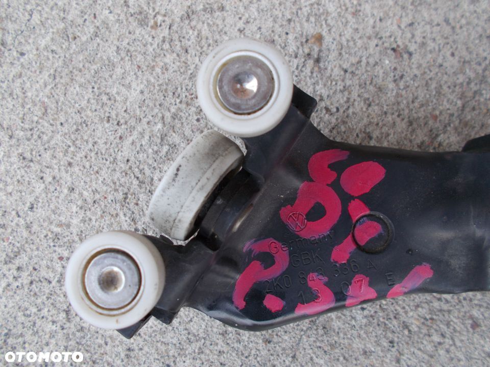 VW Caddy T5 2K0843336A Rolka Drzwi Przesuwnych prawa - 2