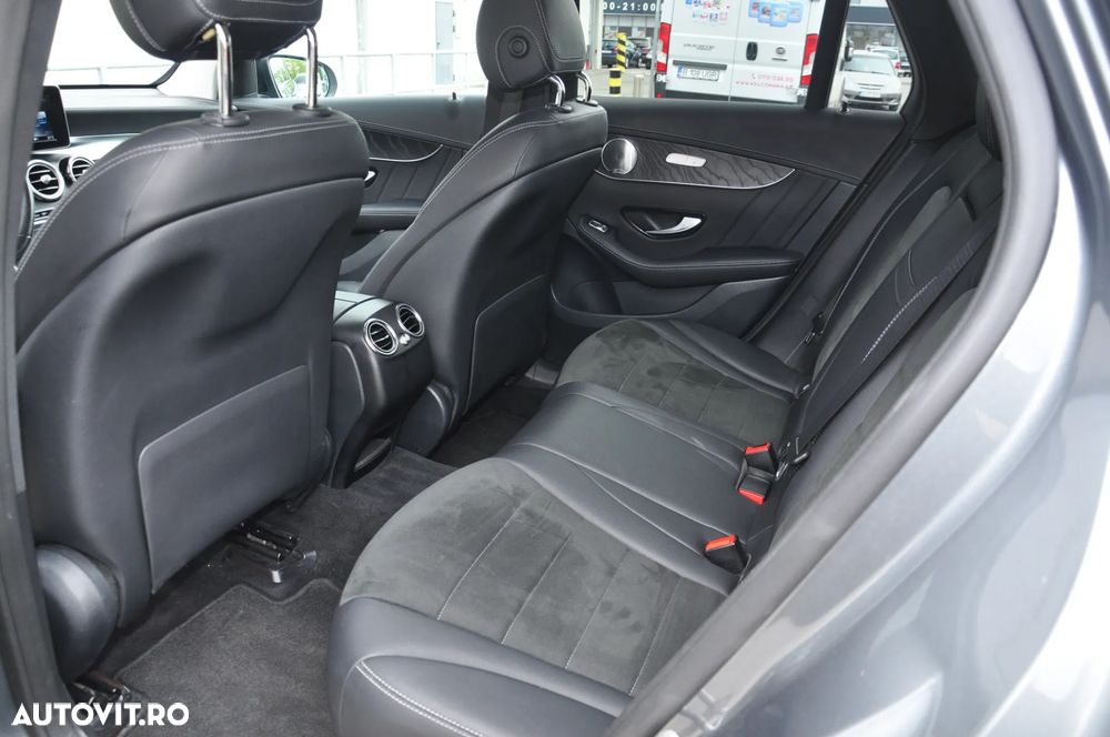 Mercedes-Benz GLC 250 4Matic 9G-TRONIC AMG Line - 8