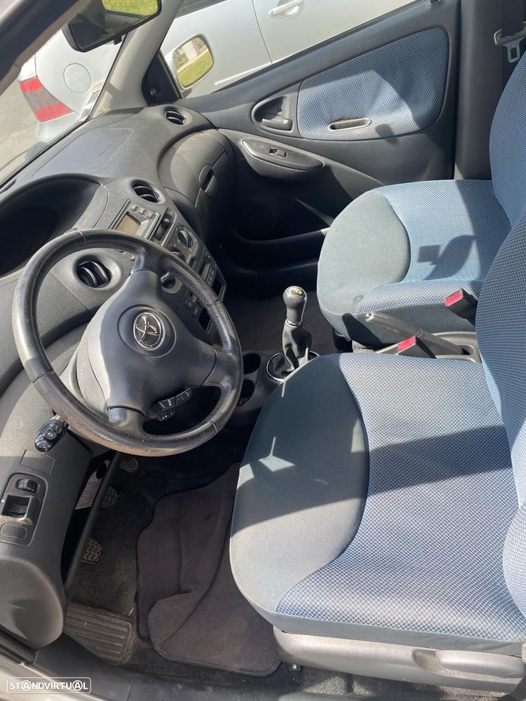 Toyota Yaris - 2