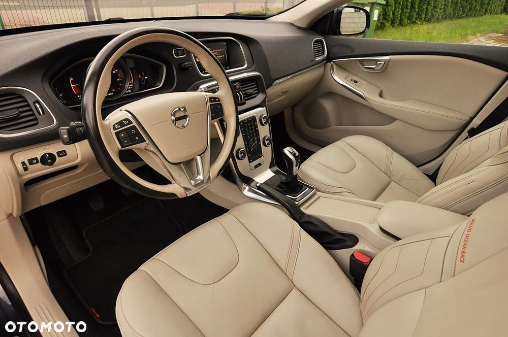 Volvo V40 T3 Ocean Race - 15