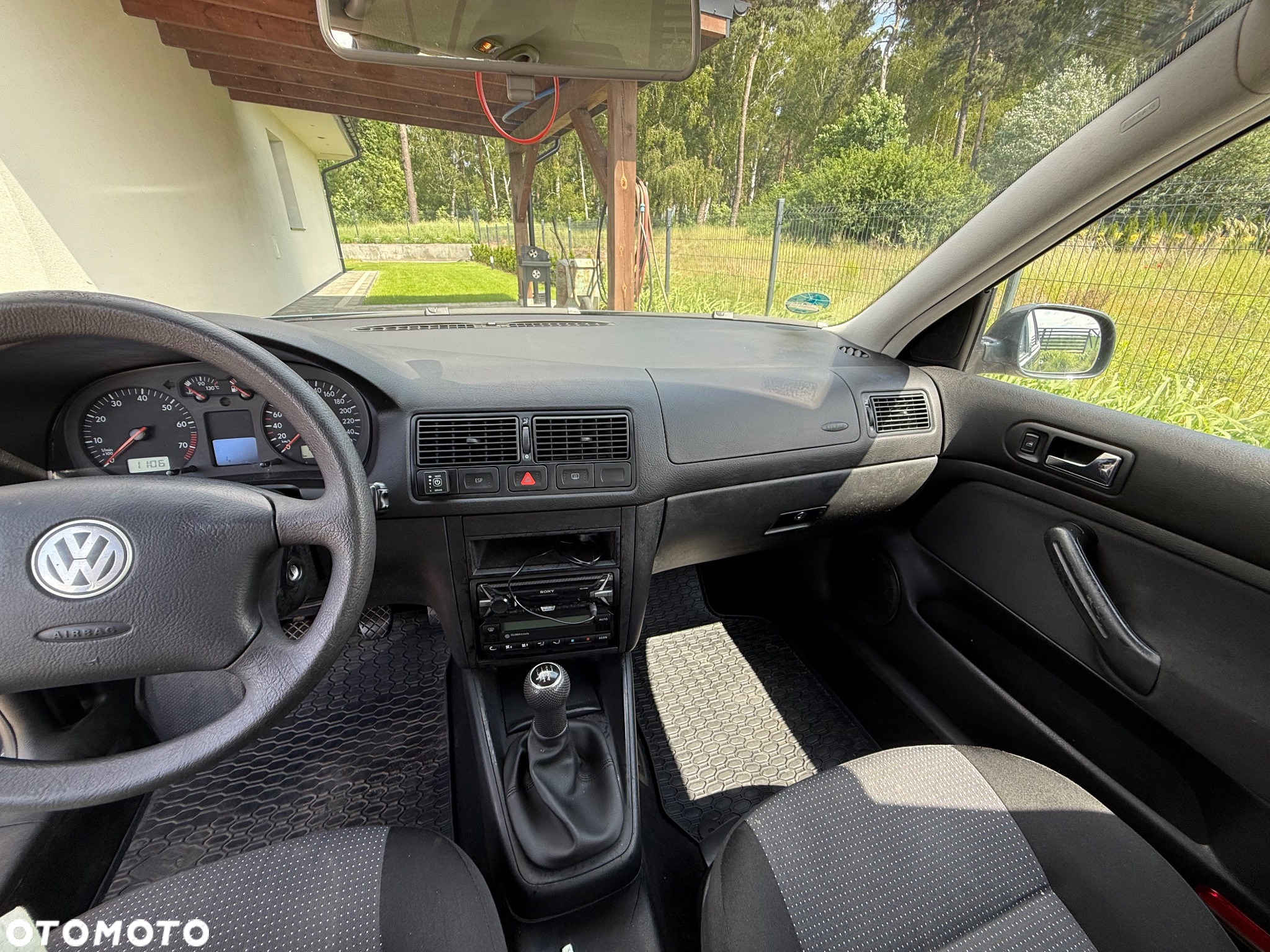 Volkswagen Golf - 10