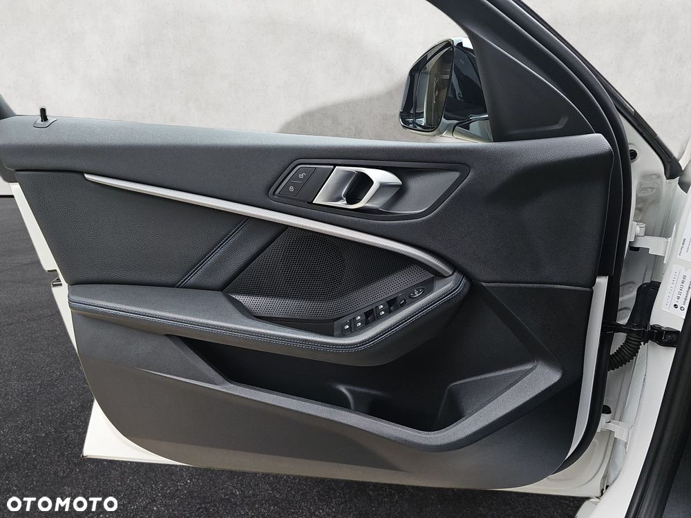 BMW Seria 1 - 17