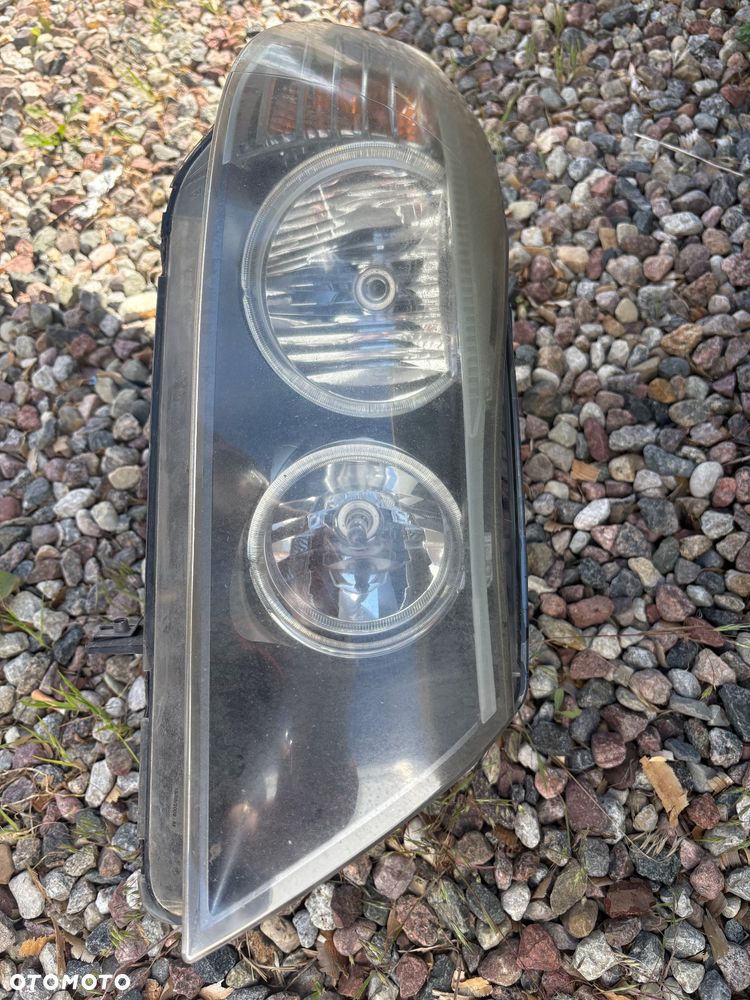 Lewa i prawa przednia BMW E90 Lift - 2
