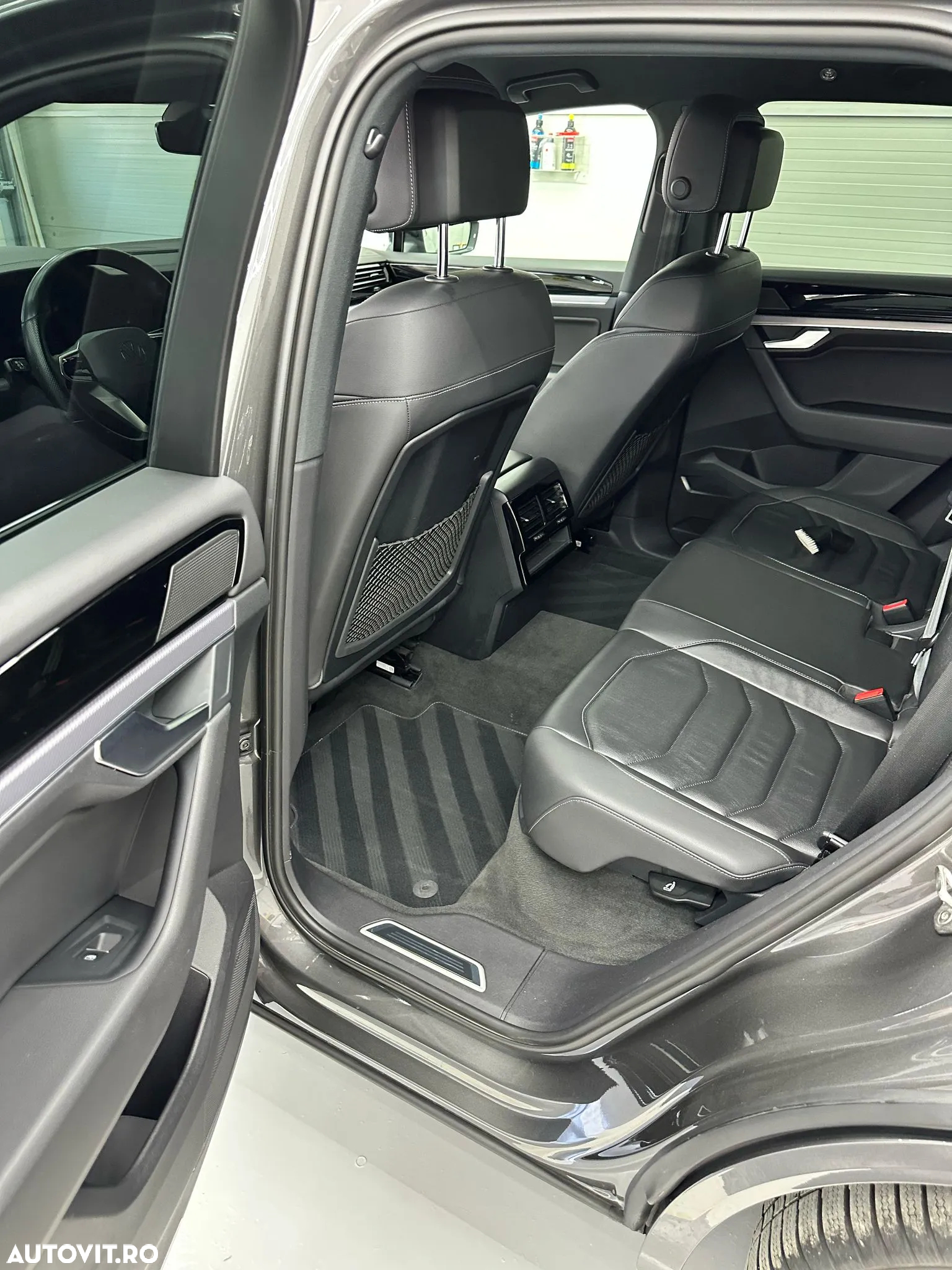 Volkswagen Touareg V6 TSI R-Style - 7