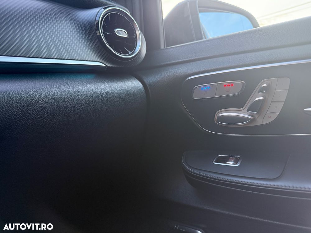 Mercedes-Benz V 300 d Lang 4Matic 9G-TRONIC Exclusive - 37