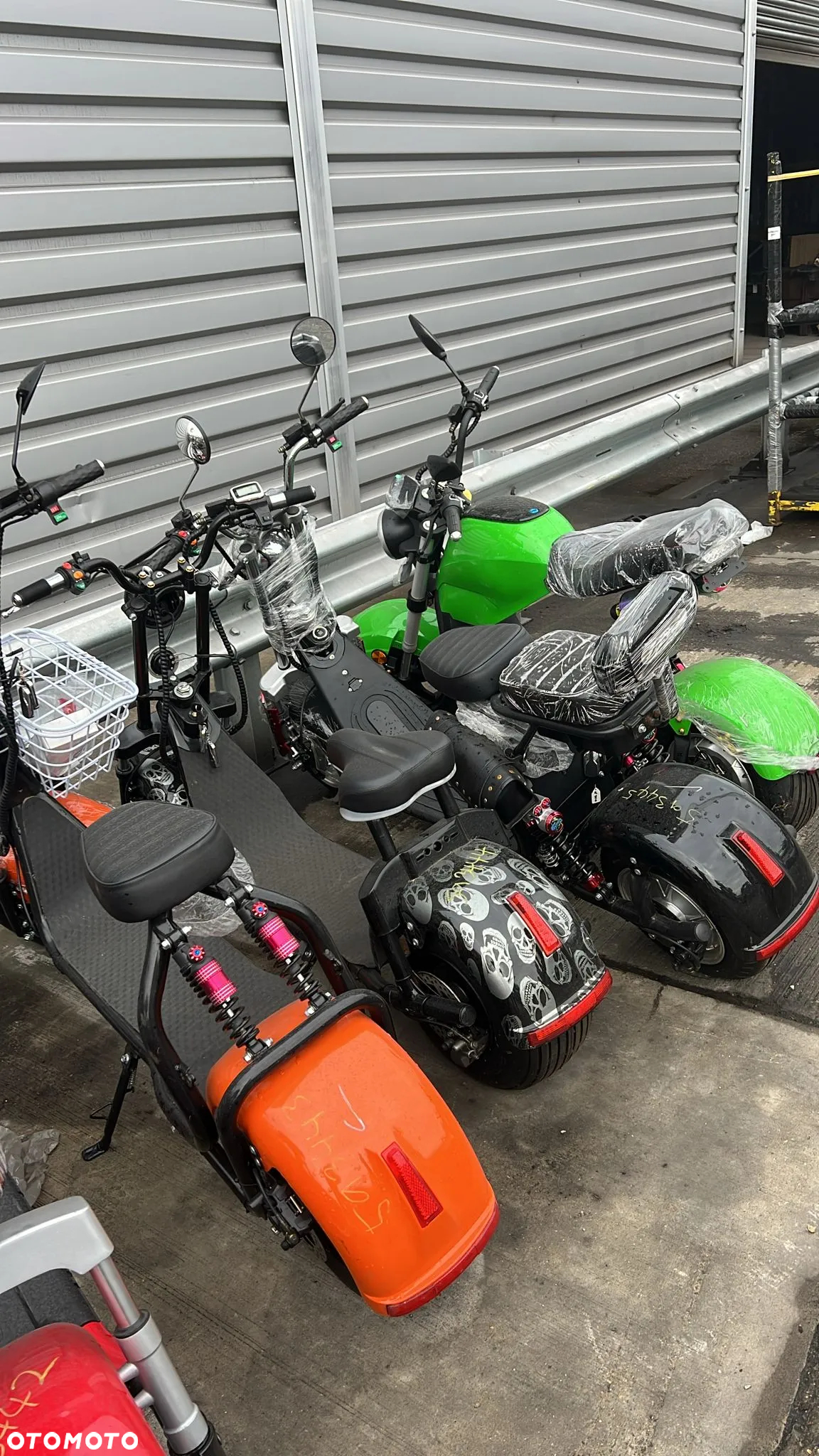 Skuter elektryczny o wyglądzie ścigacza Dostępne Również Hulajnogi  iBike Big Chopper - 9