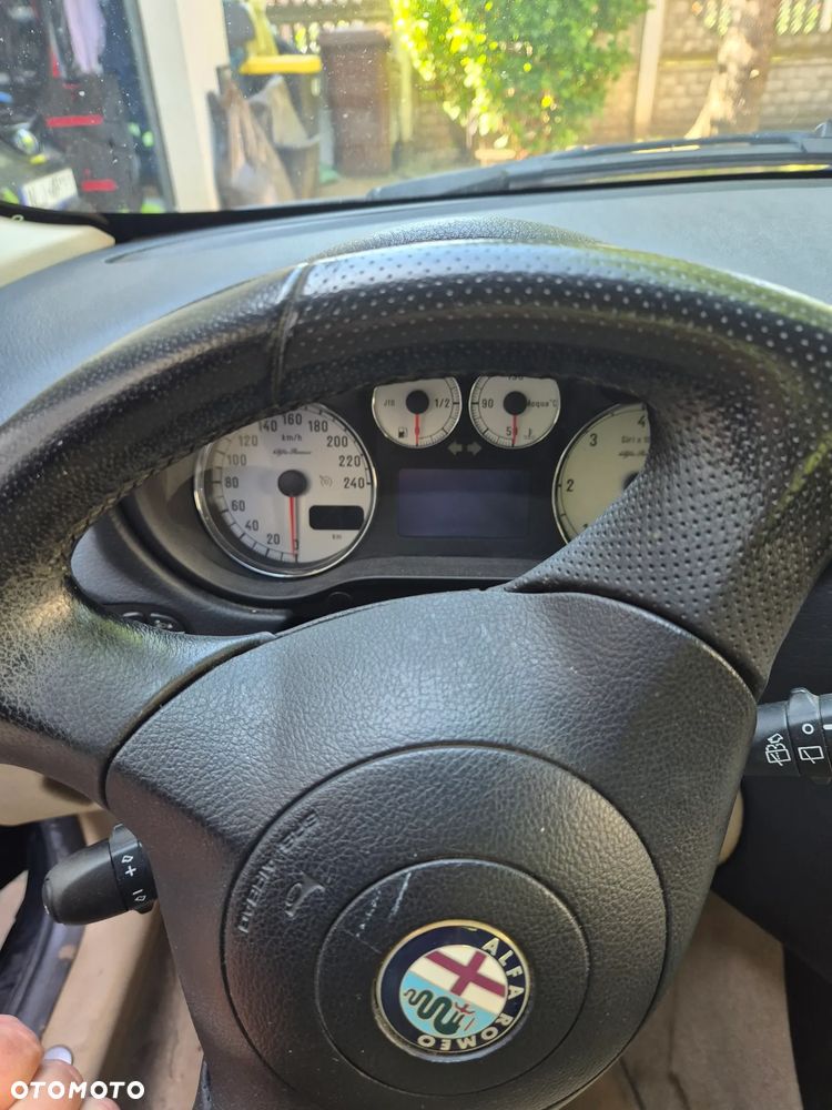 Alfa Romeo 147 1.9 JTD 8V M-Jet DPF AMICA - 8
