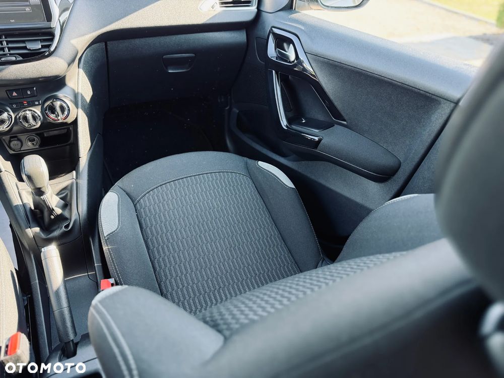 Peugeot 208 1.2 VTi Style - 23