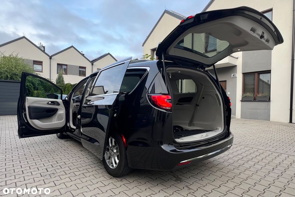 Chrysler Pacifica - 10