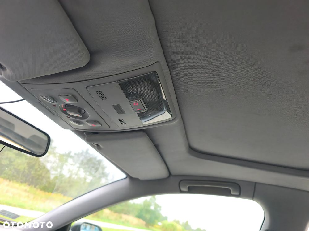 Audi A6 Avant 2.4 - 21