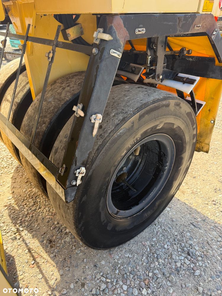 Dynapac CC422C - 10