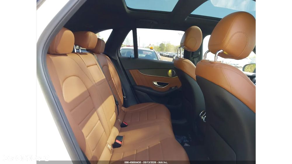 Mercedes-Benz GLC 300 4Matic 9G-TRONIC AMG Line - 13