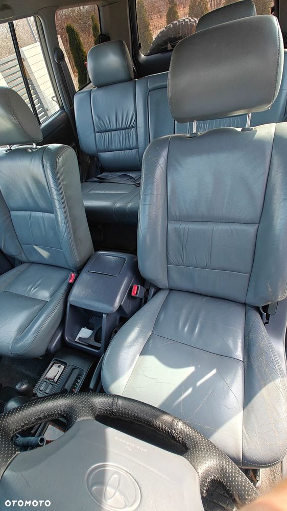 Toyota Land Cruiser - 10