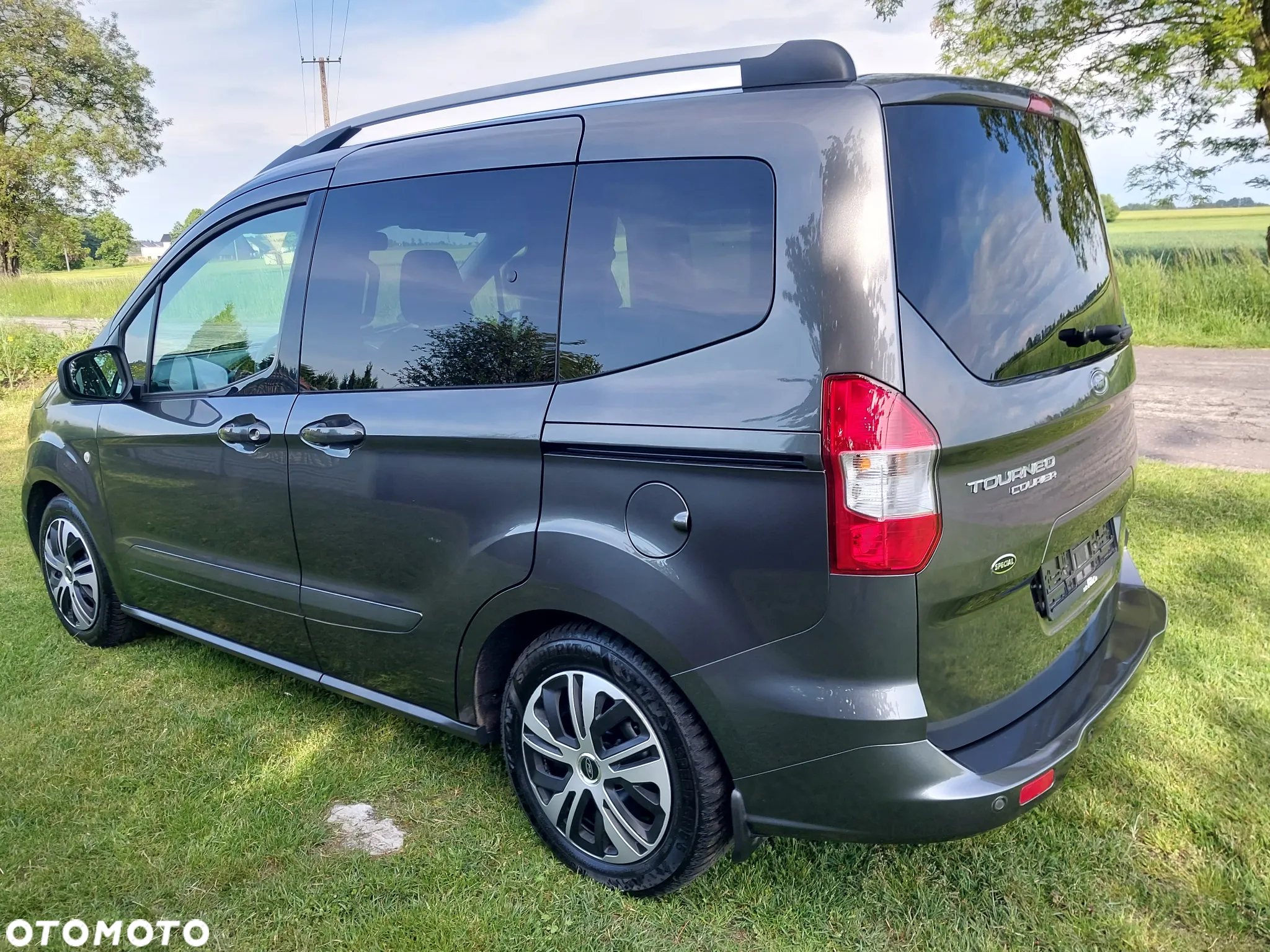 Ford Tourneo Courier 1.0 EcoBoost Titanium - 3
