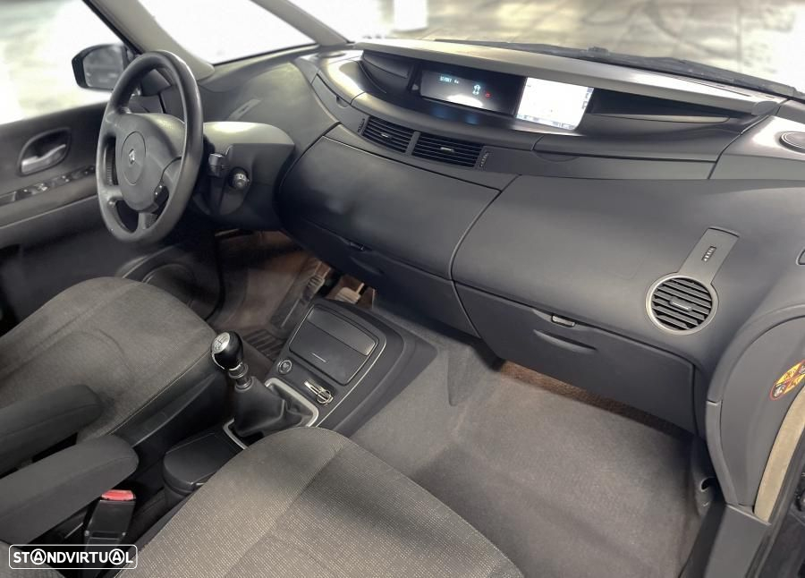 Renault Grand Espace 2.0 dCi FAmily 7L - 24