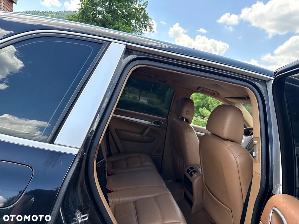Porsche Cayenne - 14