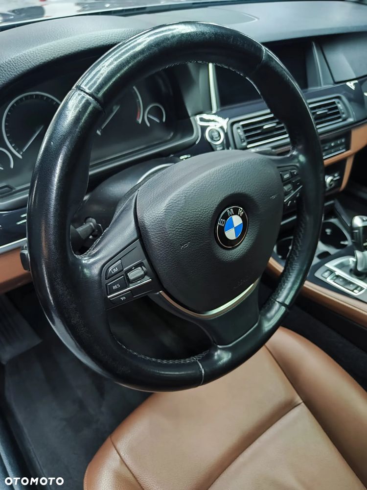 BMW Seria 5 520d Touring - 17