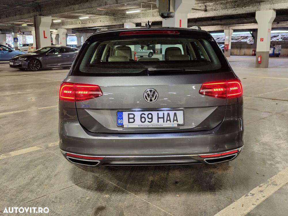 Volkswagen Passat - 13