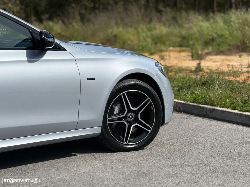 Mercedes-Benz E 300 de 9G-TRONIC AMG Line - 11