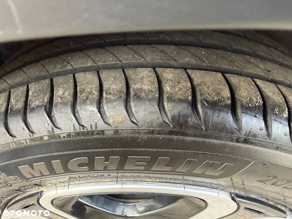 Citroën C3 1.2 PureTech Shine - 24