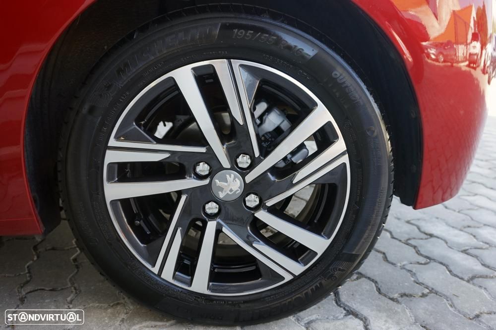 Peugeot 208 1.2 PureTech Allure EAT8 - 29