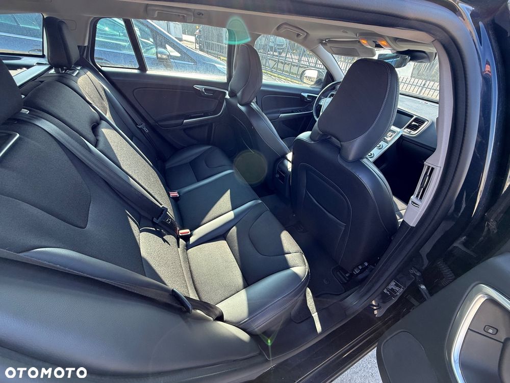 Volvo V60 T2 Geartronic Kinetic - 13