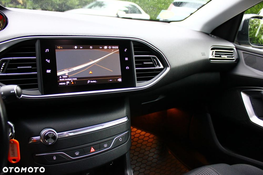 Peugeot 308 BlueHDi FAP 130 Stop & Start Allure - 24
