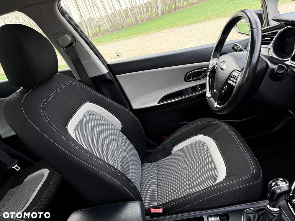 Kia Ceed 1.6 CRDi 128 Platinum Edition - 29
