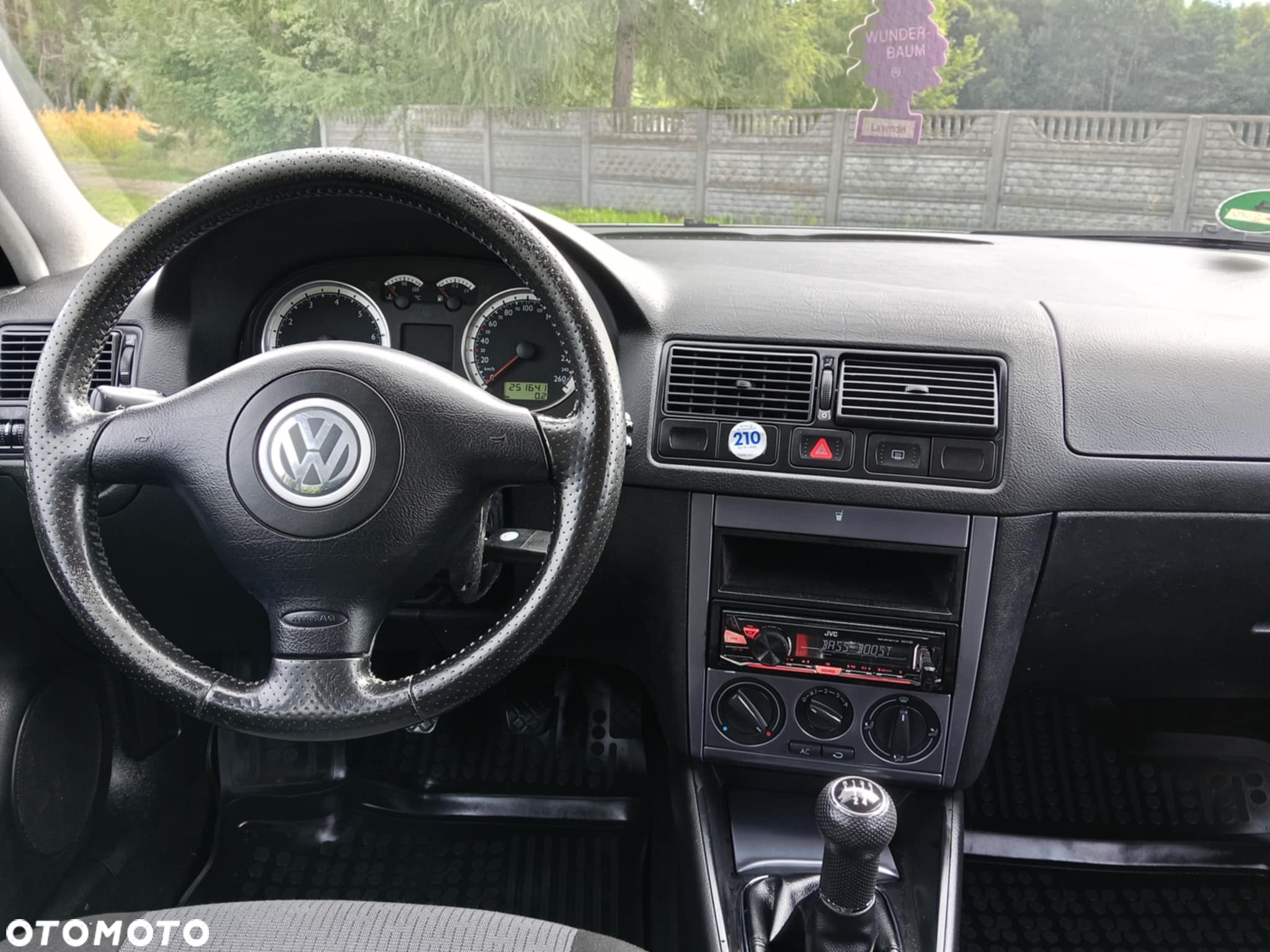 Volkswagen Golf - 21