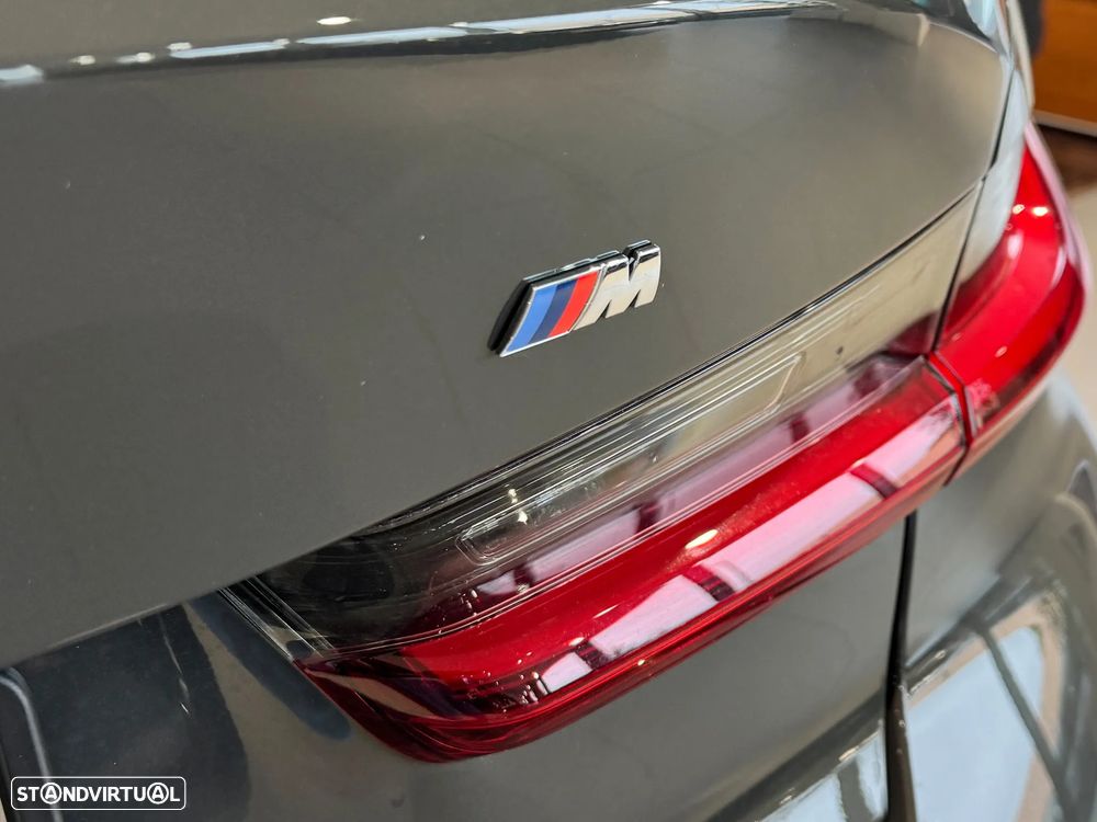 BMW 320 e Pack M Auto - 11