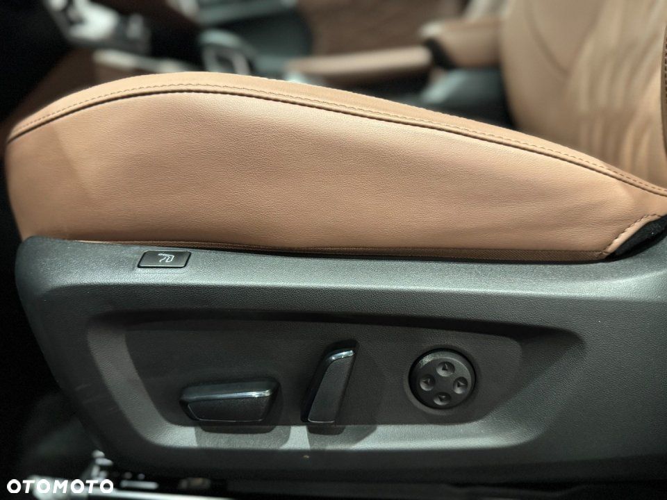 Mitsubishi Outlander - 8